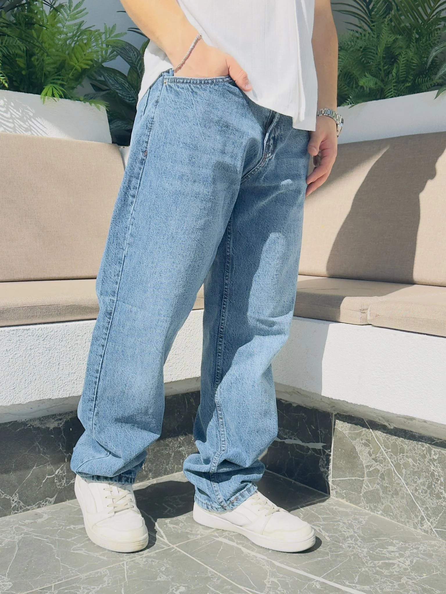 Buz Mavi Baggy Jeans Siyah t-shirt Hediye